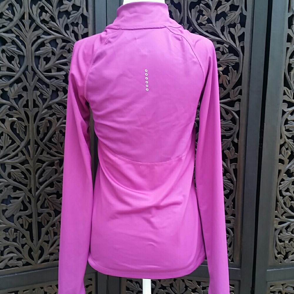 NIKE Dri-fit long-sleeved Fuscia Zip Up (S and XS) - Picture 3 of 5